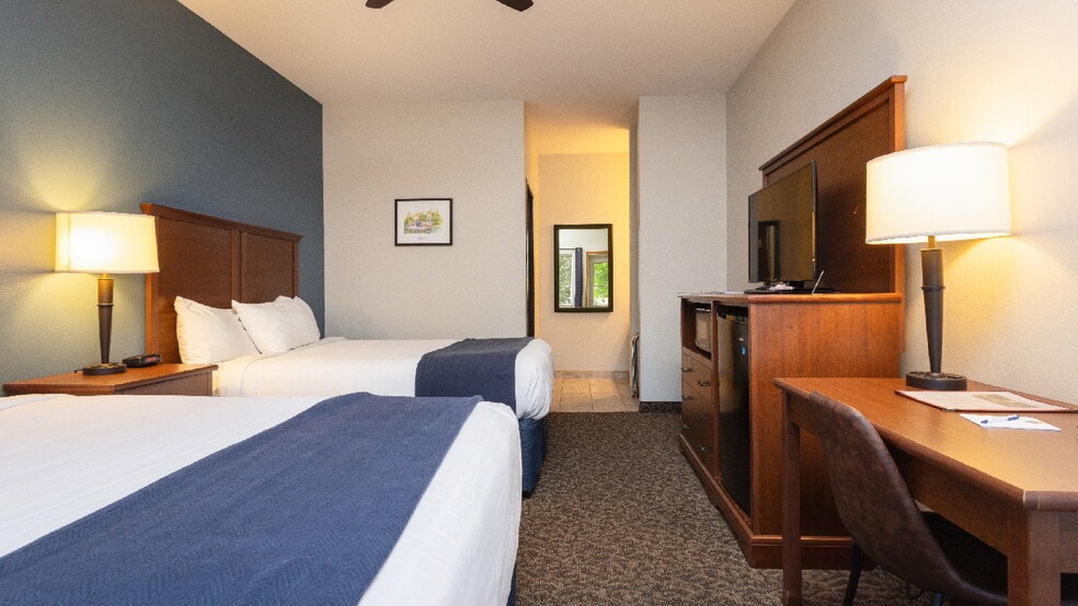 More Photos Of 102 Glenhaven Dr, Battle Lake Hospitality For Sale