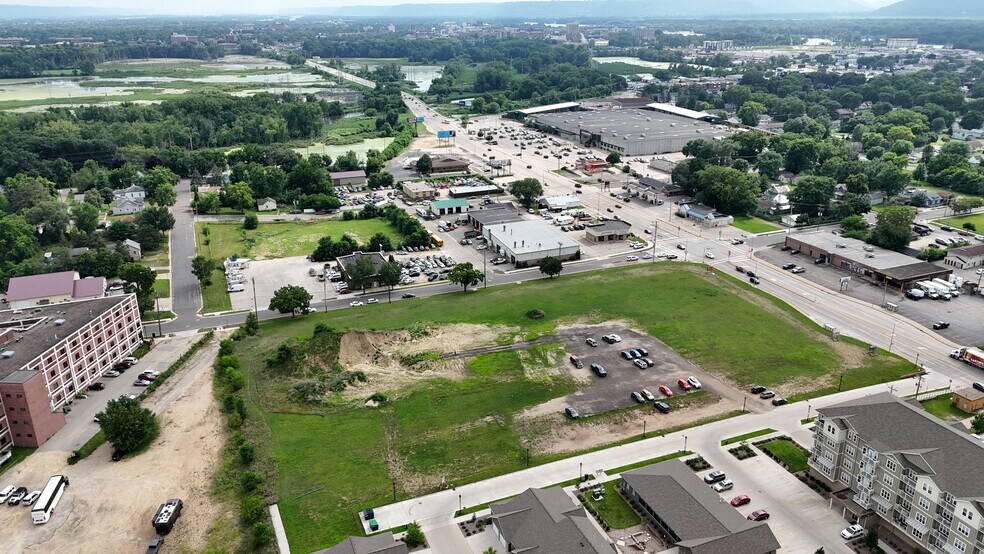 More Photos Of 1325 St Andrew st, La Crosse Land For Lease