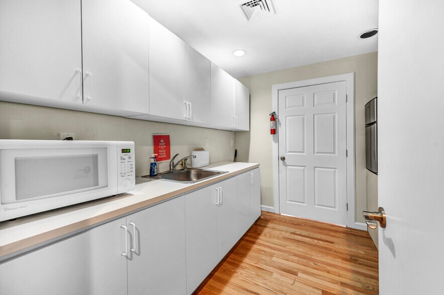 More Photos Of 4 Broadway Avenue Ext, Mystic Office For Sale