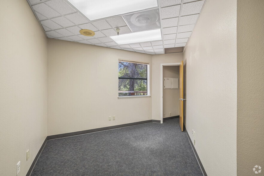 More Photos Of 3111 Professional Dr, Auburn Medical For Sale
