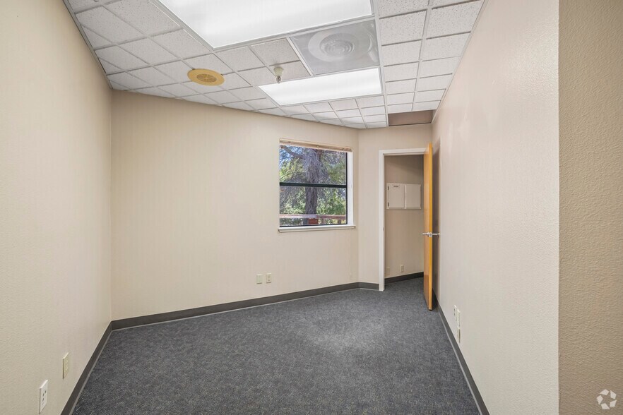 More Photos Of 3111 Professional Dr, Auburn Medical For Sale