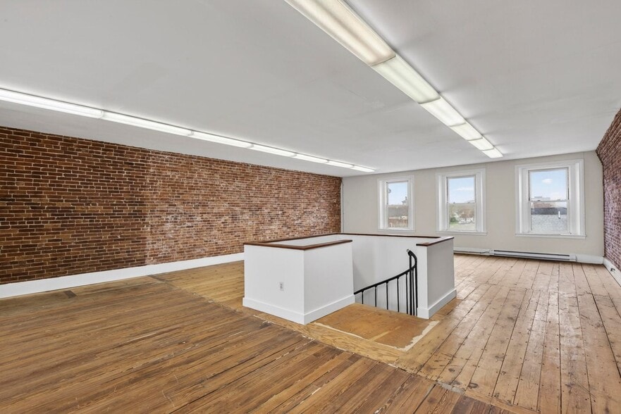 More Photos Of 429 Main St, Rockland Office For Sale