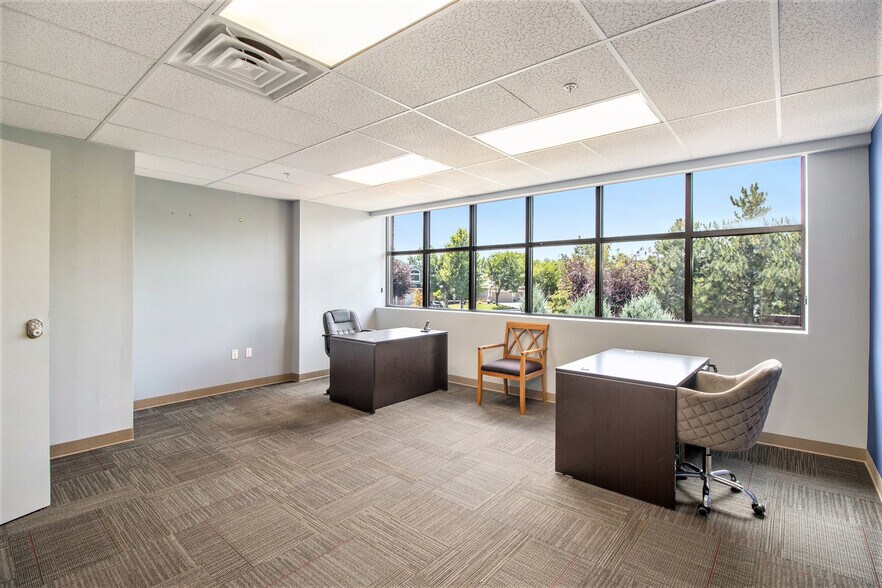 More Photos Of 5001 S Parker Rd, Aurora Office For Lease