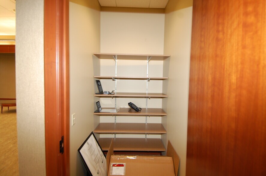 More Photos Of 640 Highway 1 W, Iowa City Office For Sale