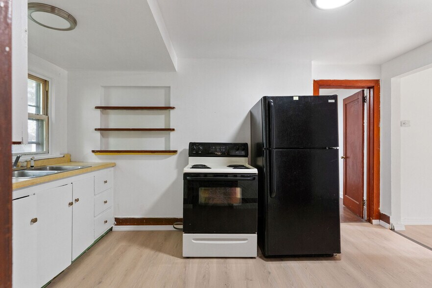 More Photos Of 301 Squires Ave, Endicott Apartments For Sale
