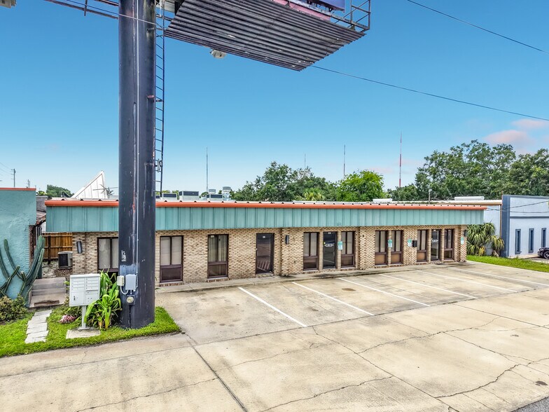 More Photos Of 180 S County Road 427, Longwood General Retail For Lease