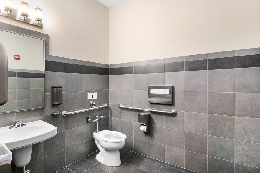 More Photos Of 4848 Coconut Creek Pky, Coconut Creek Medical For Lease