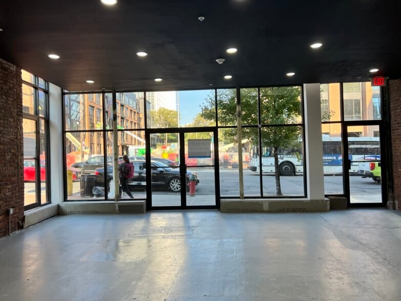 More Photos Of 378 Broad St, Newark Storefront Retail Office For Lease