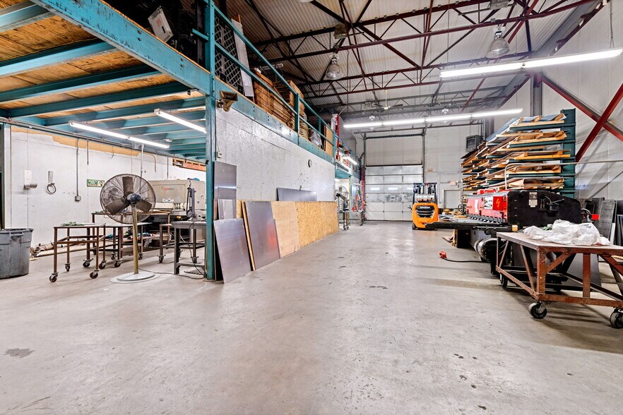 More Photos Of 205 Commercial St, Whitman Manufacturing For Sale