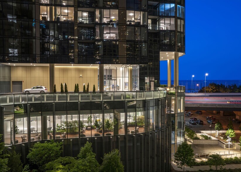 More Photos Of 211 N Harbor Dr, Chicago Apartments For Lease