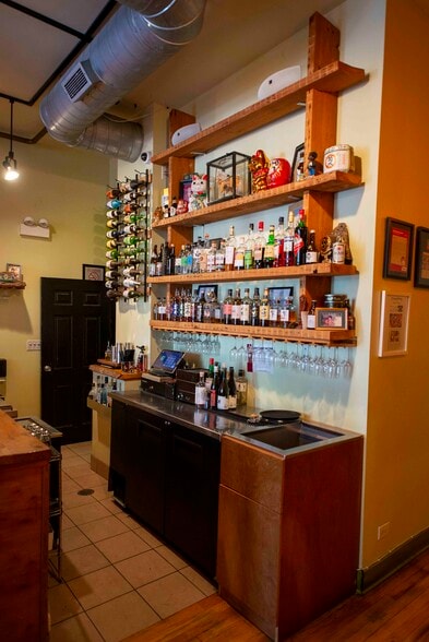 More Photos Of 1829 W Chicago Ave, Chicago Storefront Retail Residential For Lease
