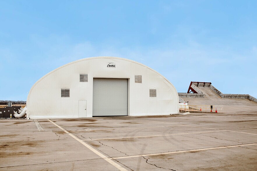 More Photos Of 200 Industrial Blvd, Elgin Manufacturing For Sale