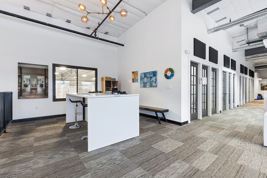 More Photos Of 30 Log Bridge Rd, Middleton Industrial For Lease
