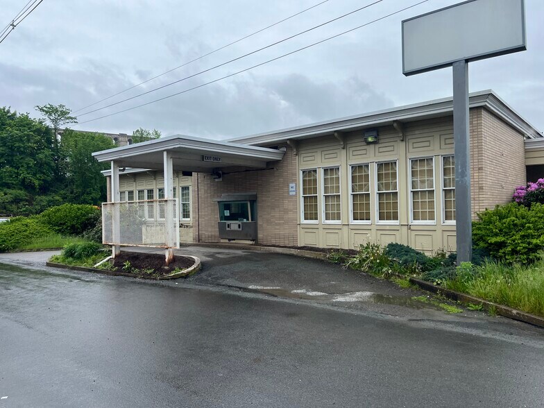 More Photos Of 272 Main Street, Nicholson Office For Sale
