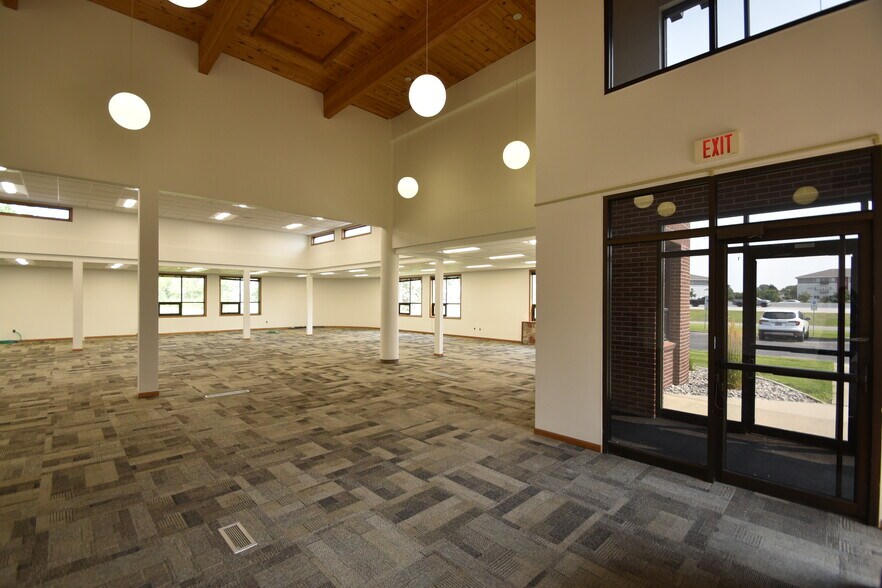 More Photos Of 1749 38th St S, Fargo Light Distribution For Sale