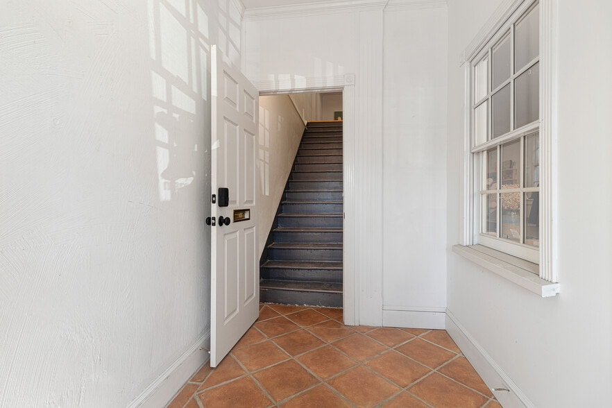 More Photos Of 119 Turner St, Beaufort Storefront Retail Office For Sale