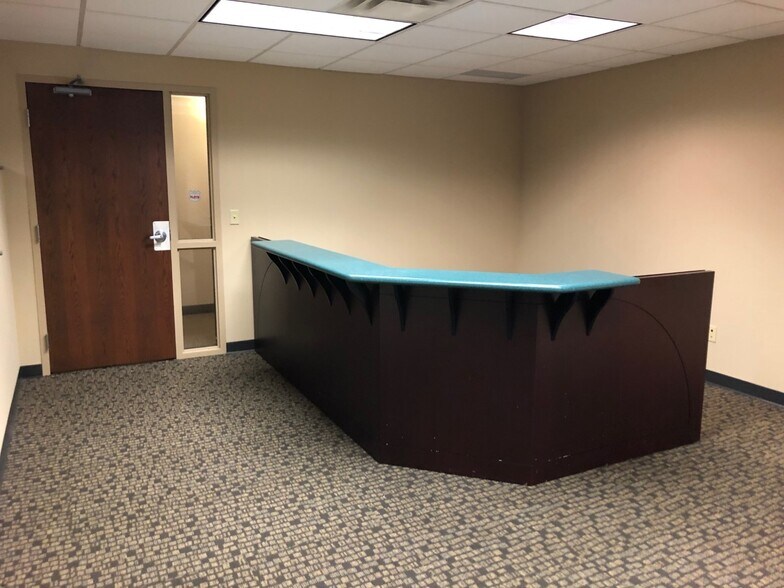 More Photos Of 4205 Lancaster Ln N, Plymouth Office For Lease