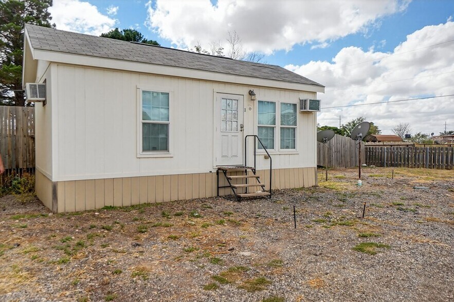 More Photos Of 4301 S County Road 1135, Midland Specialty For Sale