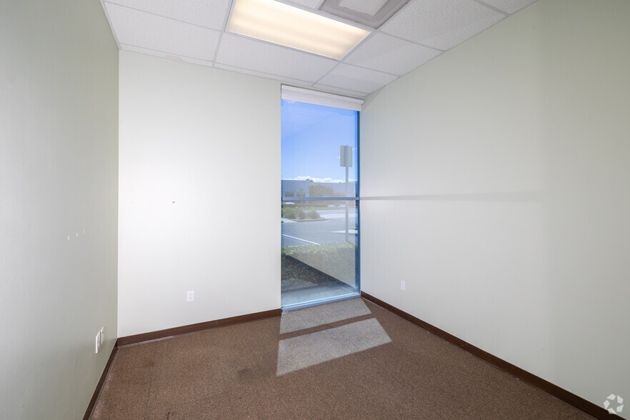 More Photos Of 351 Candelaria, Oxnard Warehouse For Sale