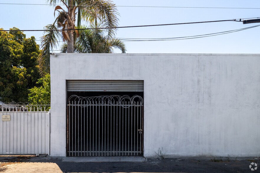 More Photos Of 1808 Firestone Blvd, Los Angeles Light Distribution For Sale