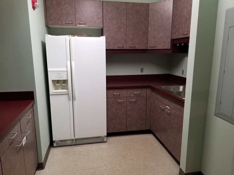 More Photos Of 1230 W Morehead St, Charlotte Loft Creative Space For Lease