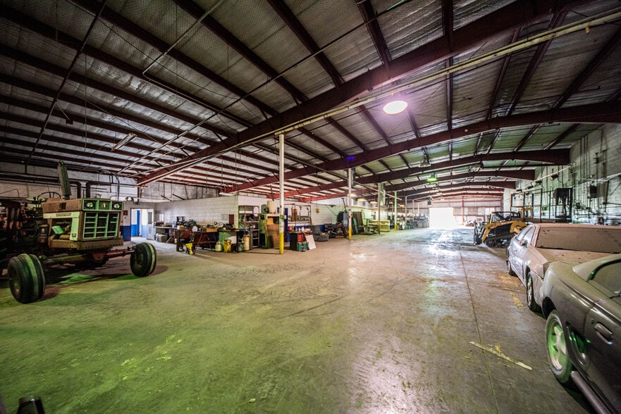 More Photos Of 501 Lakeshore Dr, Kuttawa Warehouse For Sale