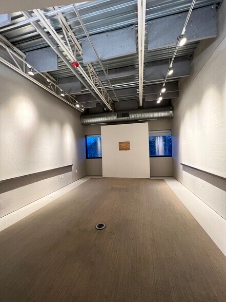 More Photos Of 29110 Inkster Rd, Southfield Office For Lease