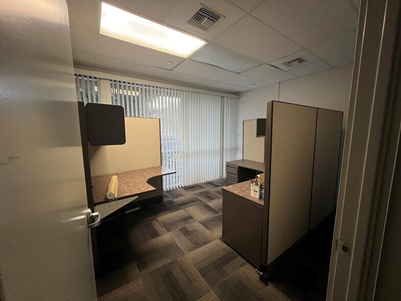 More Photos Of 43725 Monterey Ave, Palm Desert Medical For Lease