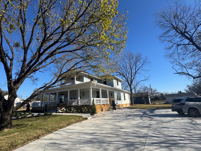 More Photos Of 2508 First St, Caddo Mills Office For Lease