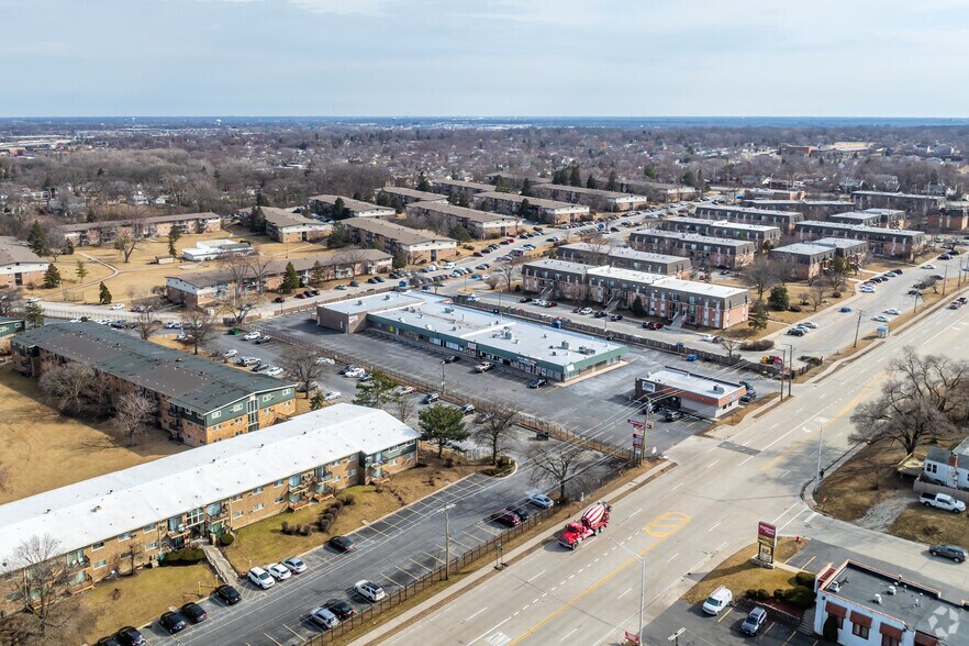 More Photos Of 8501-8523 S 88th Ave, Justice Freestanding For Sale