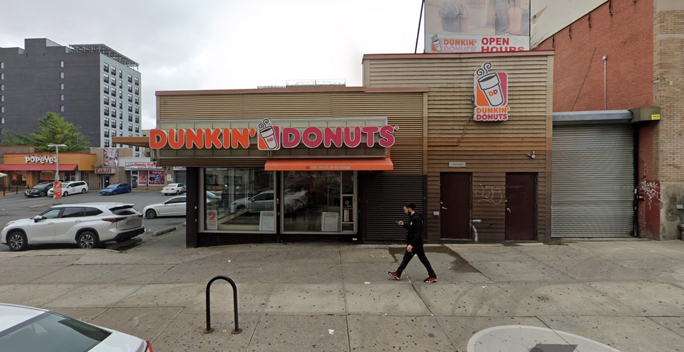 Primary Photo Of 511 E 163rd St, Bronx Freestanding For Lease