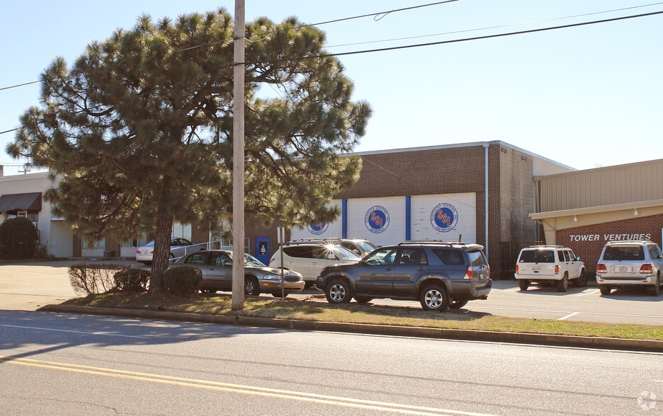 More Photos Of 4107 Viscount Ave, Memphis Warehouse For Sale