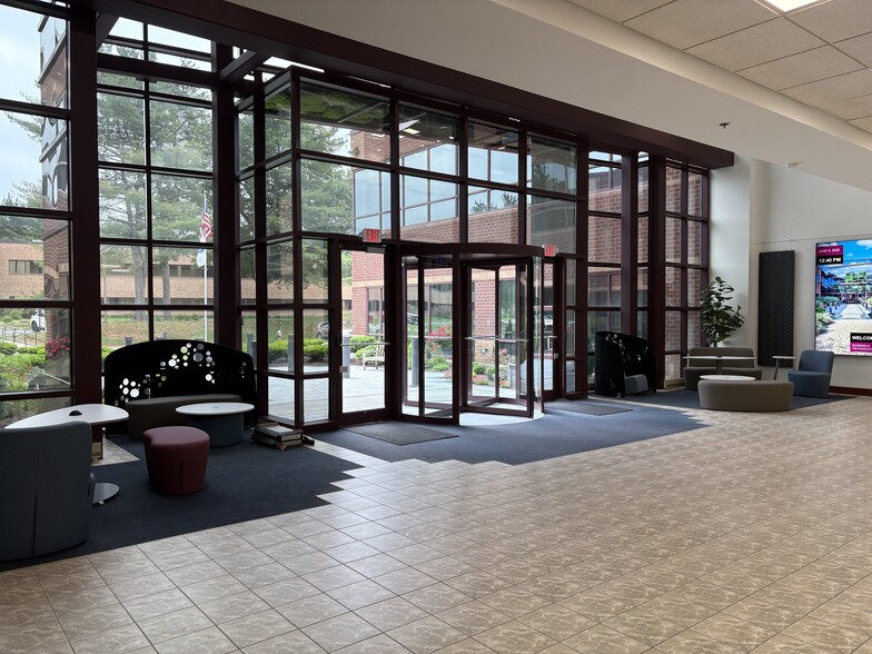 More Photos Of 201 Riverneck Rd, Chelmsford Office For Lease