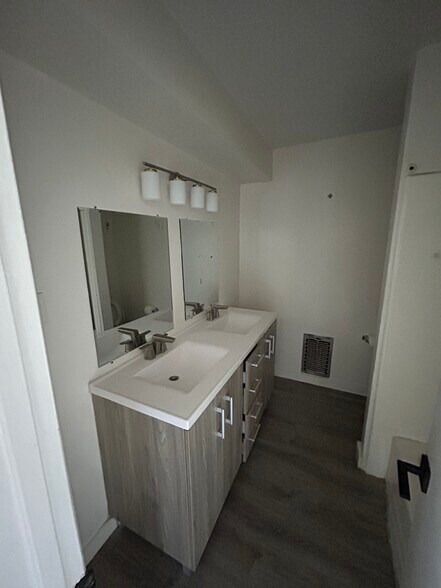 More Photos Of 12128 Ramona Ave, Hawthorne Apartments For Sale