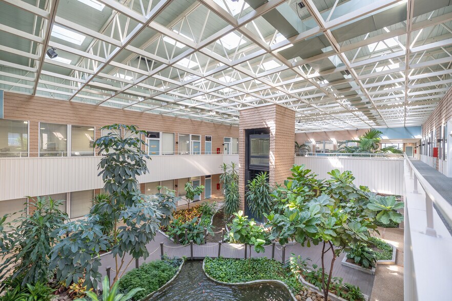 More Photos Of 3925 N I-10 Service Rd, Metairie Office For Lease