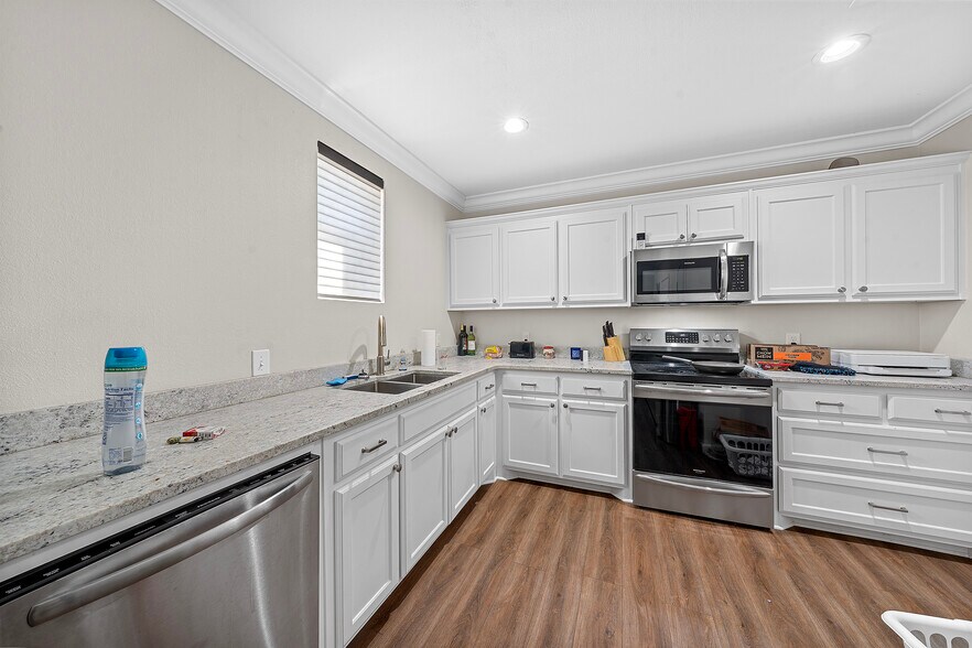 More Photos Of 330 Elco Ln, China Spring Warehouse For Sale