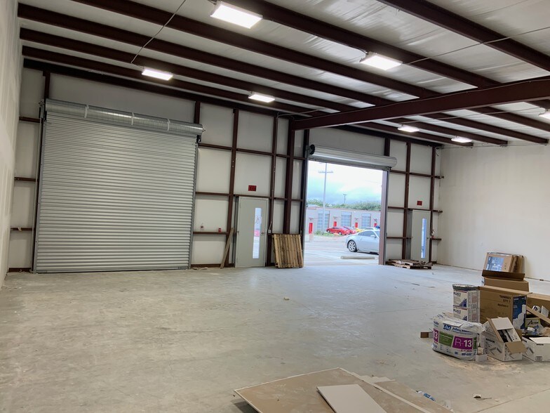 More Photos Of 22108 Hwy 71 W, Spicewood Light Manufacturing For Lease