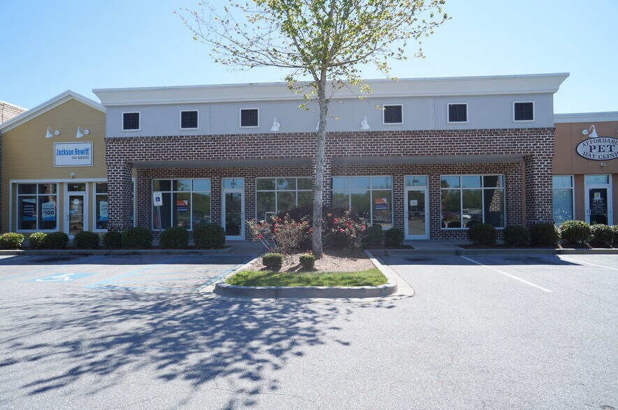 More Photos Of 864 Parris Island Gtwy, Beaufort Storefront For Lease