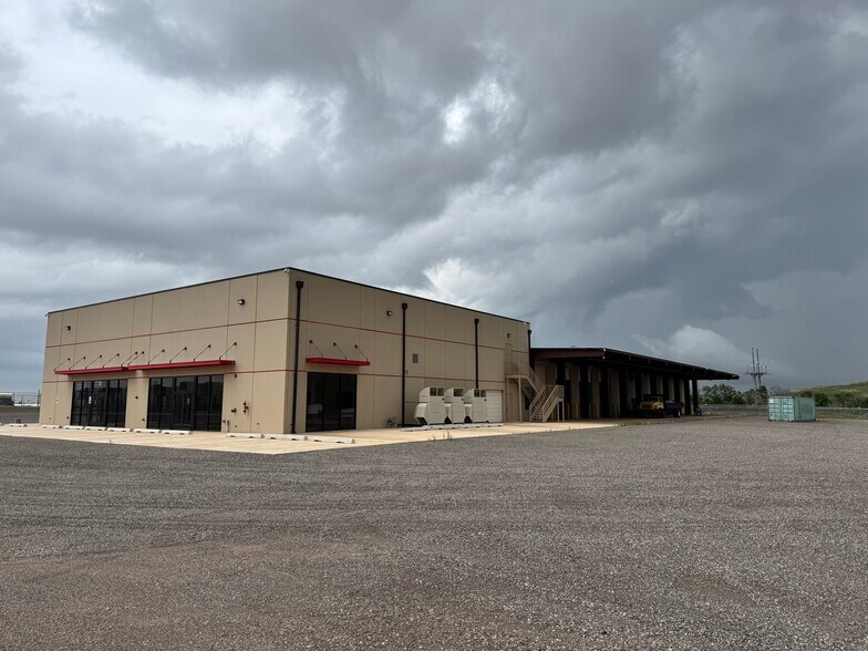 More Photos Of 2417 E I 240 Service Rd, Oklahoma City Industrial For Sale
