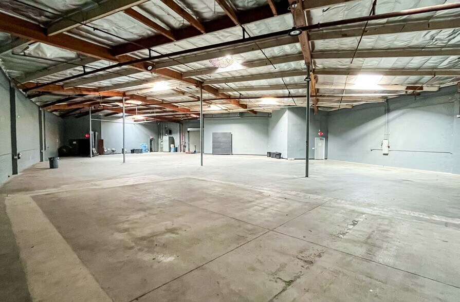 More Photos Of 3690 Noakes St, Los Angeles Manufacturing For Lease