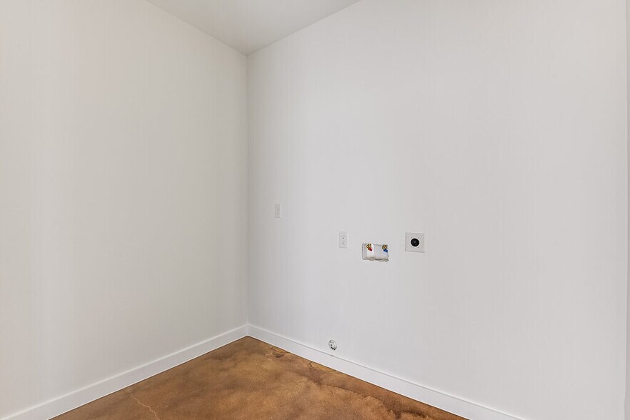 More Photos Of 1020 Burnett blvd, Alvarado Apartments For Sale