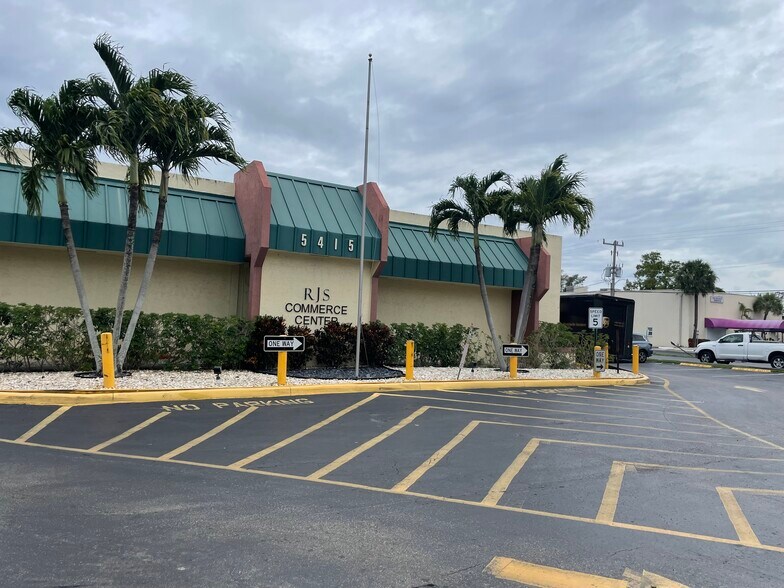 More Photos Of 5415 NW 15th St, Margate Warehouse For Lease