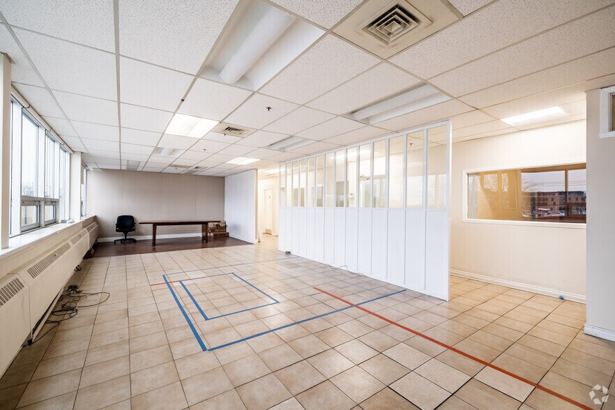 More Photos Of 9145 Rue Boivin, Montréal Light Manufacturing For Lease