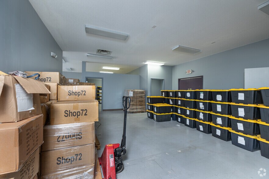 More Photos Of 5801 Old Collinsville Rd, Fairview Heights General Retail For Lease