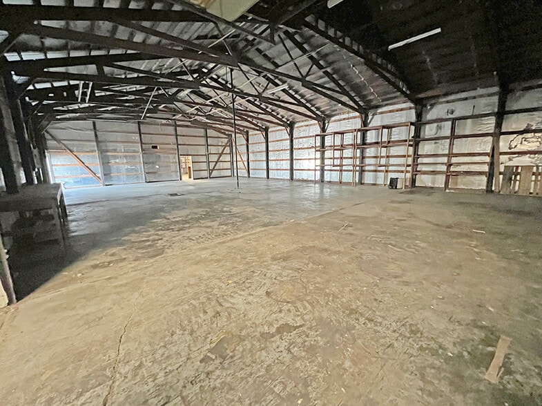 More Photos Of 2708 Merchant St, Marion Warehouse For Sale