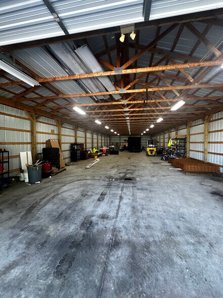 More Photos Of 7704 Maltlage Dr, Bayberry Flex For Sale