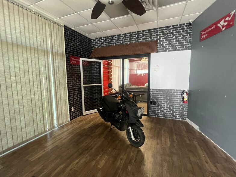 More Photos Of 897 N Monroe St, Tallahassee Office For Lease