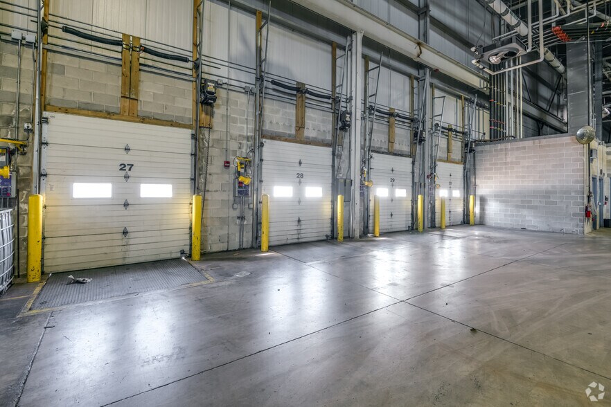 More Photos Of 4101 W Burnham St, West Milwaukee Manufacturing For Sale