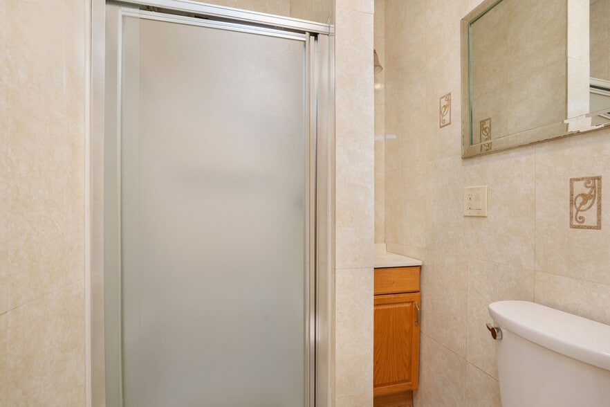 More Photos Of 8461 S San Pedro St, Los Angeles Religious Facility For Sale