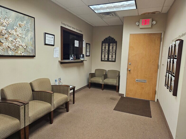 More Photos Of 400 Montauk Hwy, West Islip Medical For Lease
